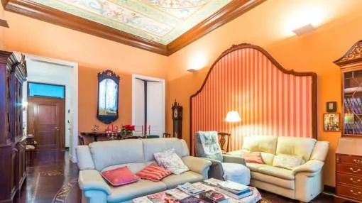 Eclectic style apartment full of light and color Eclectic style apartment full of light and color